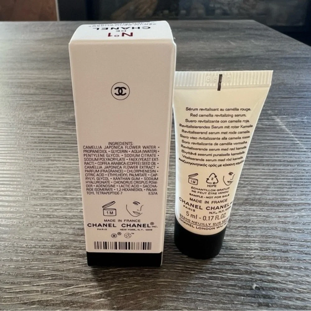 CHANEL N1 de CHANEl Red Camellia Revitalizing Serum 5ml - Picture 2 of 2